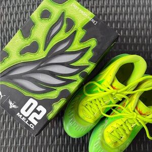 Puma Green Athletic Shoes Sleek Modern Design